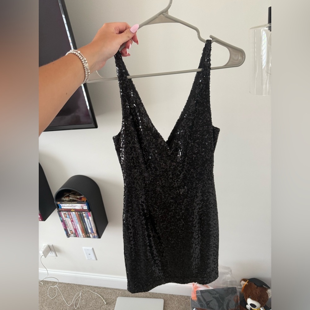 Lulu’ Sequin Formal Dress